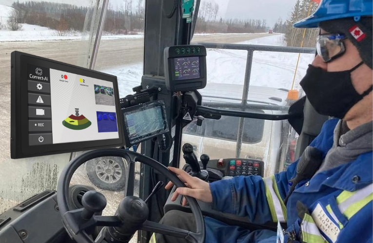 Operador de maquinaria pesada visualiza alrededores usando el sistema Prox-eye de Correct AI.